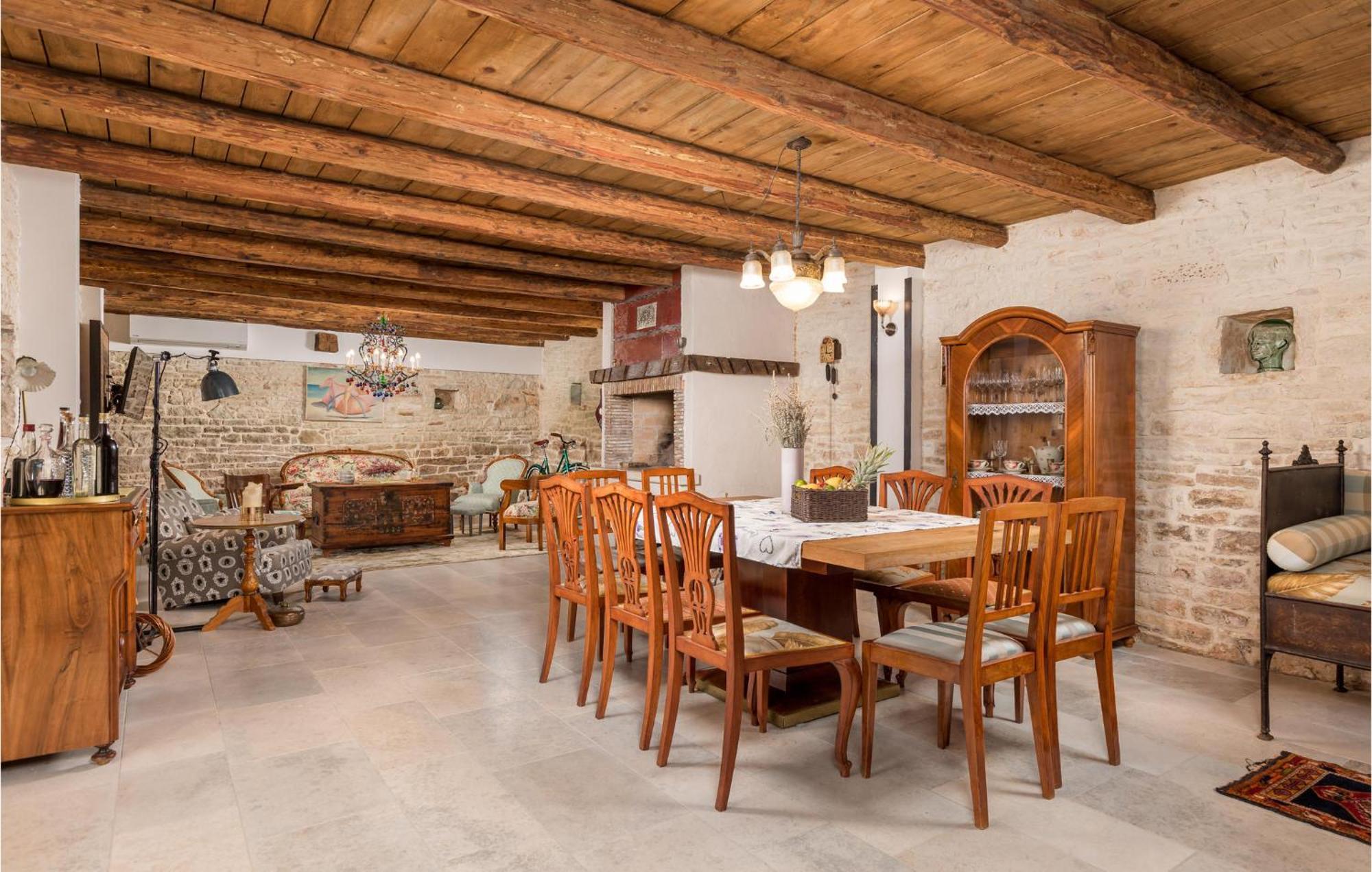 Amazing Home In Foli With Kitchen المظهر الخارجي الصورة