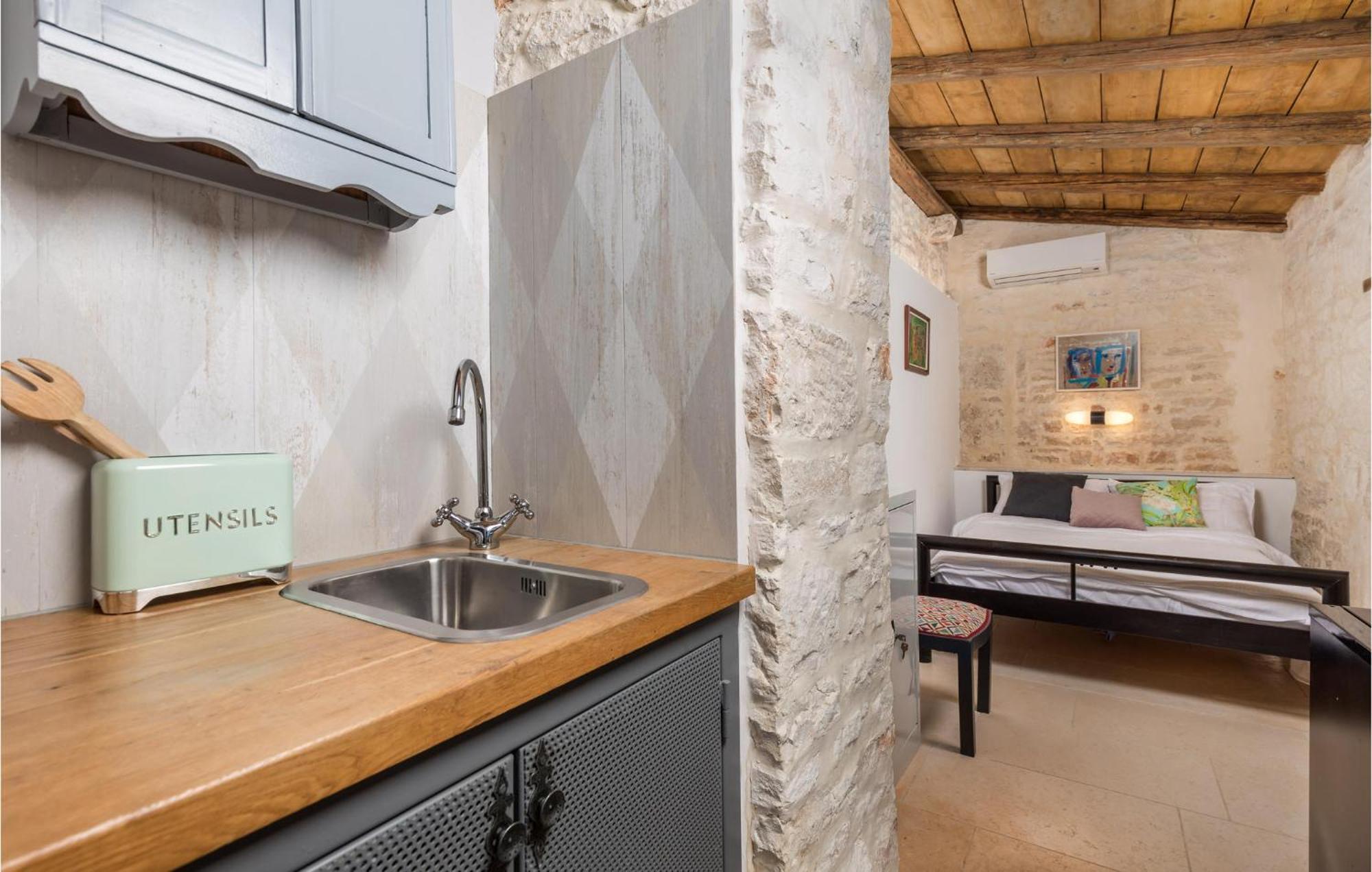 Amazing Home In Foli With Kitchen المظهر الخارجي الصورة